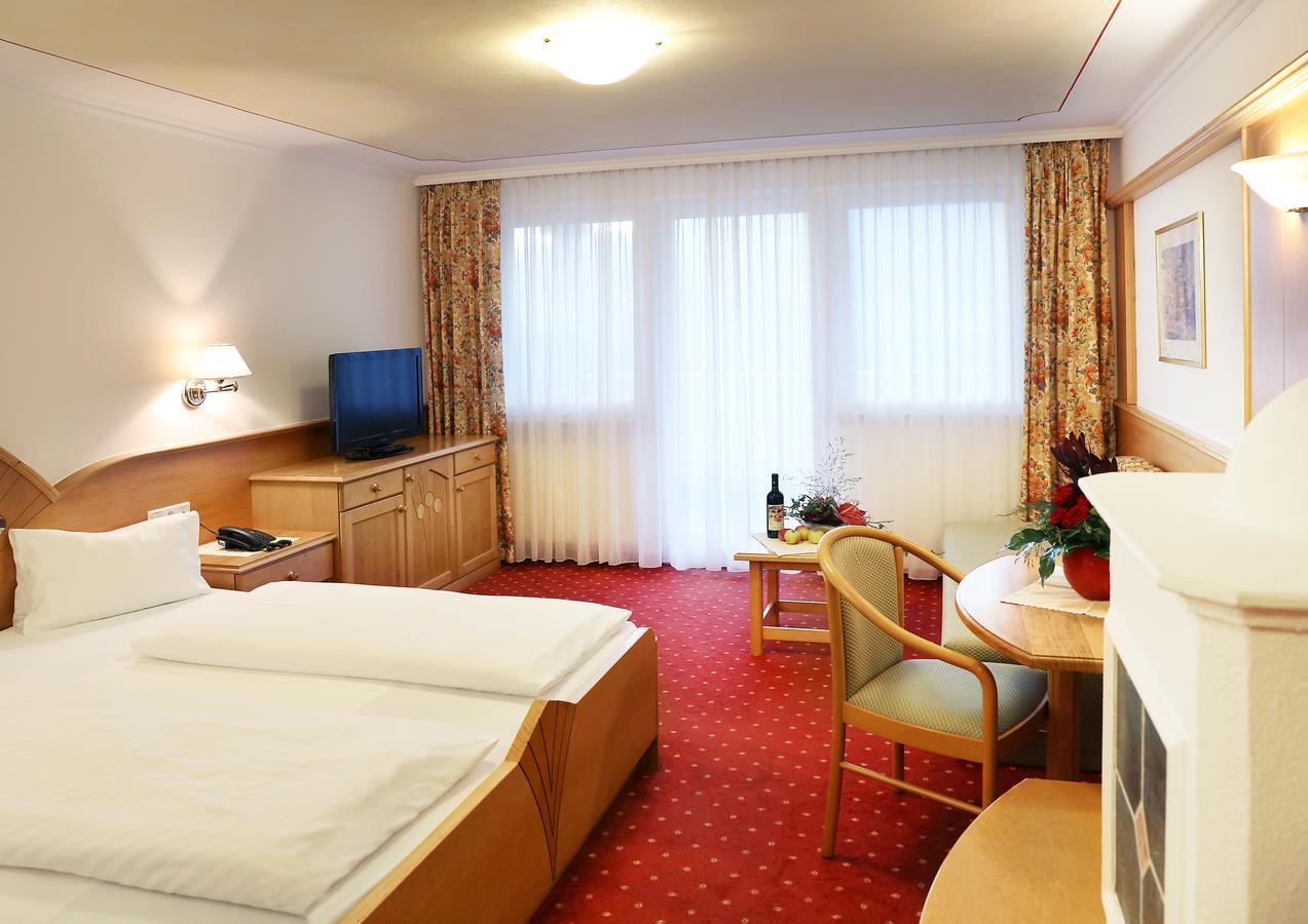 Hotel Maria Theresia Silandro Eksteriør bilde