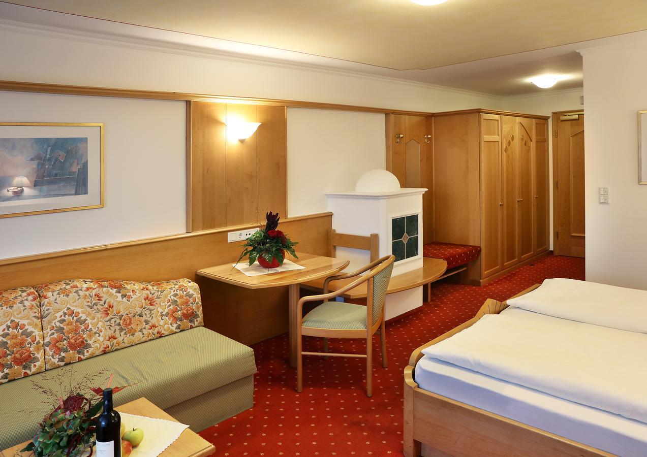 Hotel Maria Theresia Silandro Eksteriør bilde